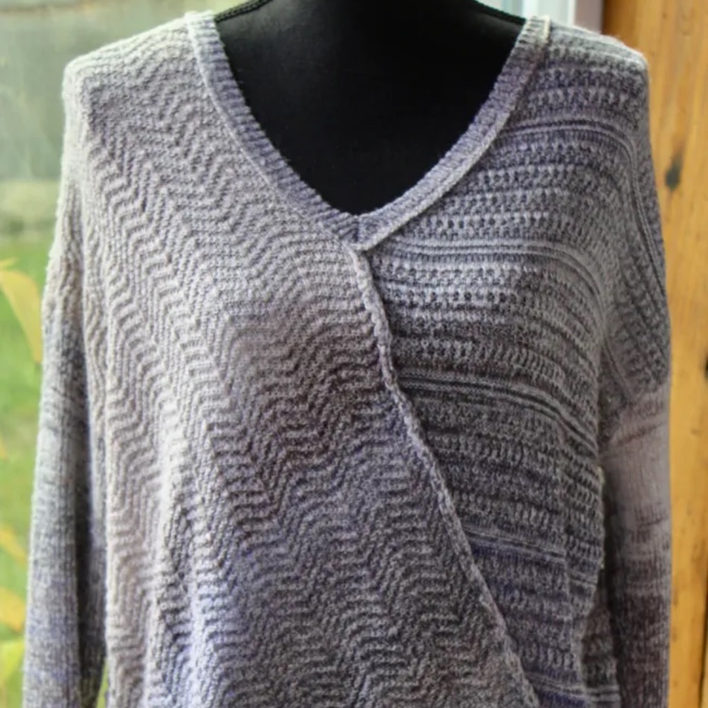 Knox Rose Assymetrical V-Neck Tunic Sweater, Size M